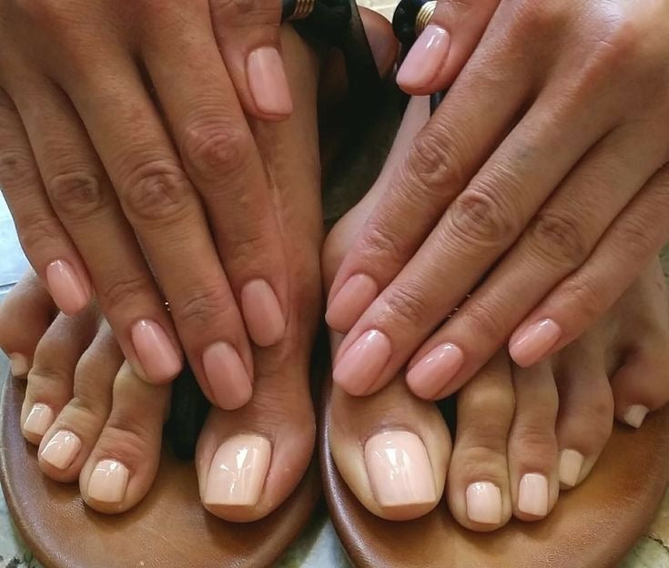 Gel on Own Nails and Toes: R 400.00 (1h 15m)
