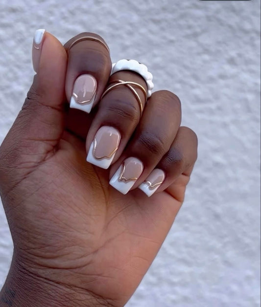 Chrome Nails – R480.00 (1hr)
